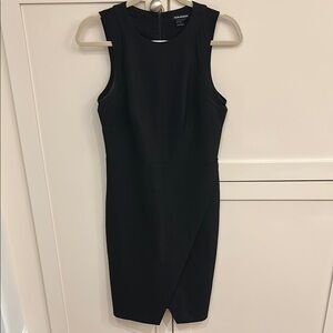 Club Monaco size 4 Elegant Black Sleeveless Dress w front slit